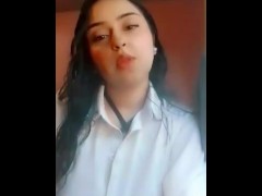 Singing - Screenshot 1 of 16 - Hot Latina