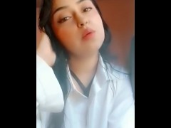 Singing - Screenshot 9 of 16 - Hot Latina