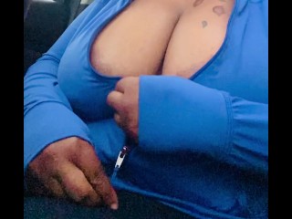 Мои сиськи так болят. Помоги папочке