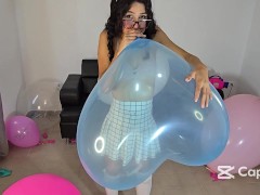 Good girl finishes all her big 24 and 36 inch balloons (Full video in C4S/MV/OF/Membersite)