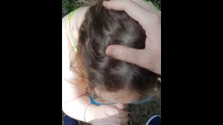 在眼镜上射精的公共 bj