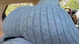 Busty Сводная сестра медленно трется о член