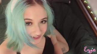 Чуть не кончил в неё... Пришлось быстро скинуть эту шлюшку-наездницу!