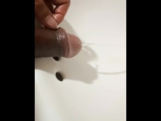 Много мочи и спермы