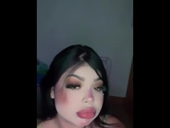 Aprendo a hacer una rica mamada cumming pienso que es la verga de mi vecino