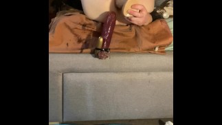 Großen Dildo reiten