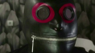 Впервые в жизни один час в латексной маске