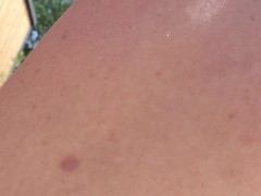 Je me risque à une balade matinale nu dans un camping