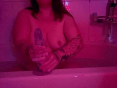 Soapy handjob - Screenshot 2 of 16 - Handjob