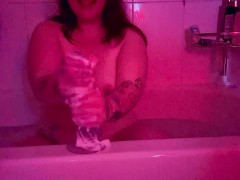 Soapy handjob - Screenshot 7 of 16 - Huge Dildo