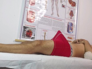 У медсестры первый пациент с эрегированным пенисом!