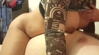 Cuando trae muchas ganas de coger la ropa se queda puesta (video completo en premium)