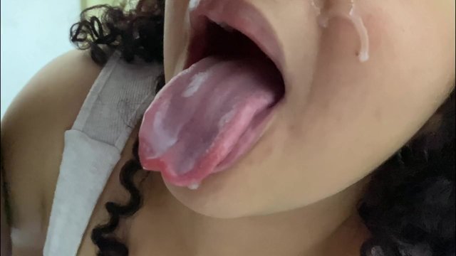 Colombian horny demonstrates his abilities with his mouth!
