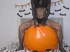 Giant Pumpkin Pops 24-Inch Balloon B2P (Full Video on C4S / MV / OF / Membersite)