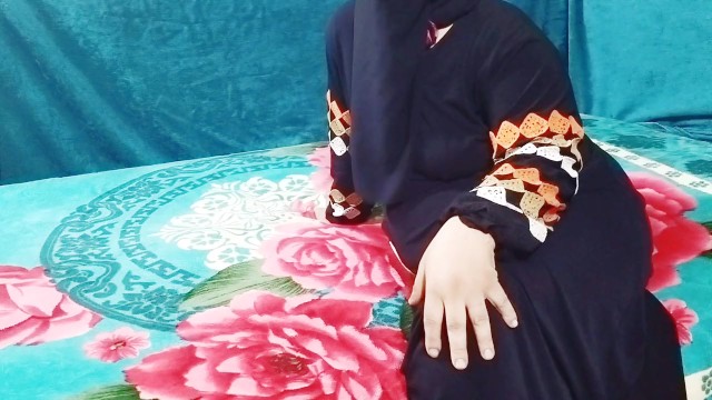 خاينه زوجها مسافر نياكه بياع الأنابيب نيكني فشخنين في كسي قوي شرموطه مصري كلام يهيج نار