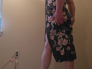 Красивое платье / стринги / поводок