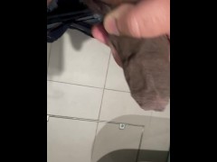 Wanking at work - Screenshot 1 of 16 - British Indian