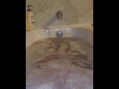 chubby girl bubble bath - Screenshot 15 of 16 - Thick White Girl