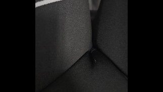 Guarda attraverso il cameltoe in palestra