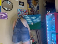 Moth paints their canvas