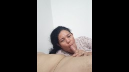 Esposa chupando polla estilo teterito