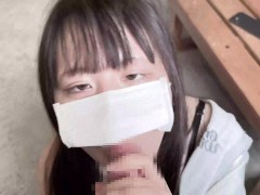 田舎のピンクサロンは汚い小屋で、女の子はそれを吸うが、結局アヘ顔のフェラチオをしてしまう - Screenshot 13 of 16 - 田舎