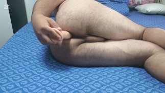 A beautiful gigantic ass tried double penetration with 2 big dildos!