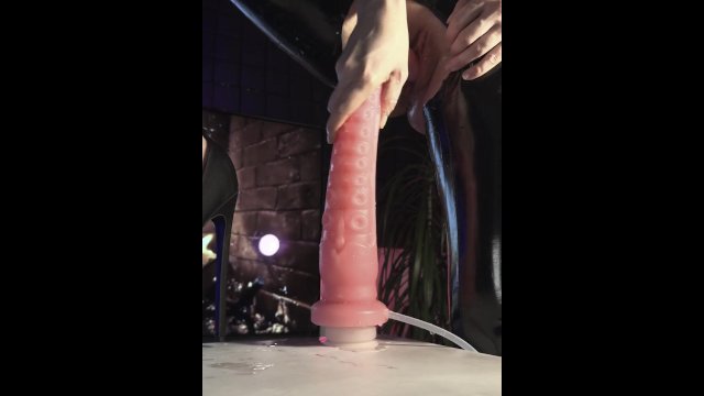 Monster cock fucks a girl, tore her pants