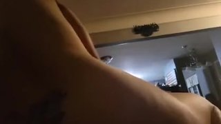 Умоляю о большем количестве членов, пока он кончает в мою киску