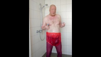 Колготки и брюки при недержании мочи в душе