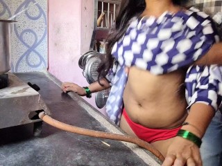 Desi Bhabhi Ko Devar Ne Kitchen me Lekar Choda Mumai Ashu