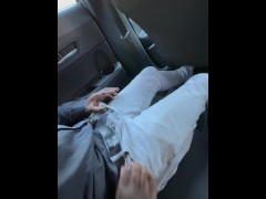 Petite blonde chauffe le Uber pour qu'il la baise - Duo Français HF