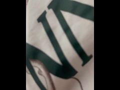 Mi hermanastra me pidió que la dejara jugar con mi polla