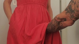 Пара играет в примерочной. Идет домой за кремпаем, поцелуями со спермой, оргазмами! Real Homemade Amateur Coup