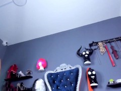 Sissy under control, face under my throne