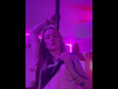 Face Farts POV / A Night At Willows - Screenshot 9 of 16 - Fart Slave