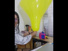 This secretary makes a great pop art hit with her balloon (Full video on C4S / MV / OF / Membersite)
