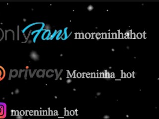 Grávida não aguentou o tesão e se masturbou com o seu travesseiro