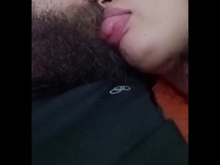 Шаловливая пара много целуется с вожделением перед камерами, фетиш💋😋🤤💦😵 💫🥛🔥🤤 сексуальных поцелуев