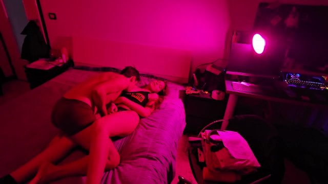 Dopo averglielo succhiato lui ricambia il favore