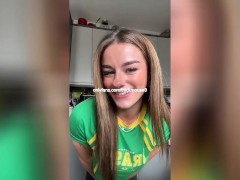 Stepdaughter's TikTok Squirting Surprise: Stepdad's Dick Drenches!