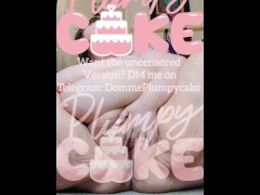 Fat milf plays on the floor