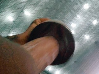 Под мяч выстрел, пока я сбрасываю в киску