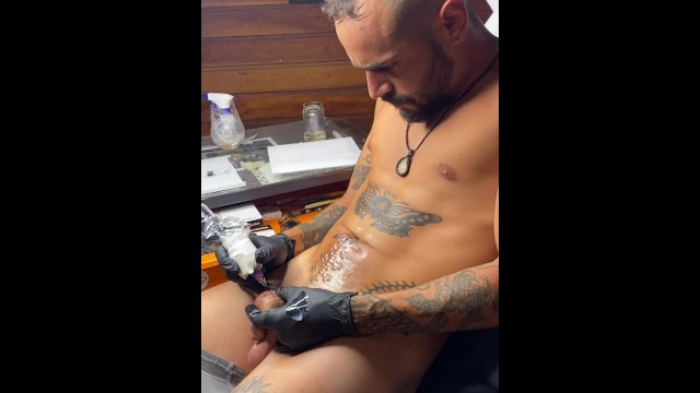 Tattooing my own dick 🔥