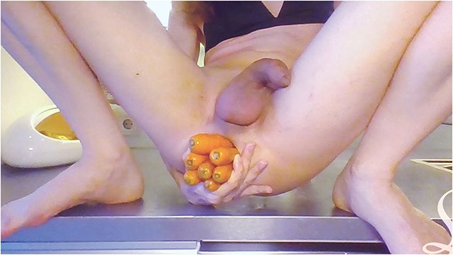 🥕 How many Carrots can this Bunny fit in her Ass? - Full Video on Manyvids and Fansly