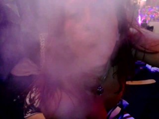 Разве ты не знал, что он записывает тебя, как новейший наряд, который я сделал?