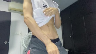 WHITE TWINK PLAYIN WITH HIS DICK