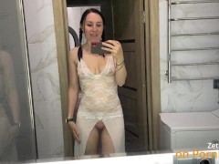 Маленькая шлюшка на первое свидание пойдет без трусиков и выебала себя синим монстром-дилдо - Screenshot 2 of 16 - Anal