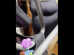 Doing elliptical - Screenshot 15 of 16 - Latina