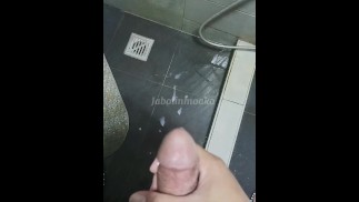 Pinoy Masturbate in the Restroom| Jabolinmoako